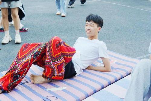 上海舞蹈老师吃瓜,一场网络热议的舞蹈圈风波