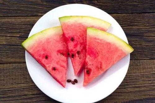 要吃饭也吃瓜,品味生活，共享美食与趣闻