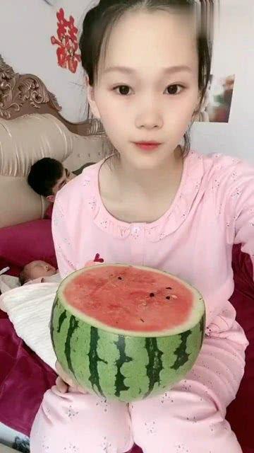 吃小白瓜容易便秘吗,小白瓜食用与便秘关系揭秘