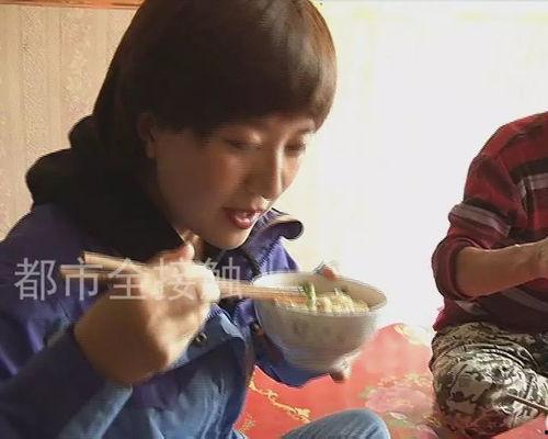 快到碗里吃瓜视频,揭秘热门视频背后的趣味故事