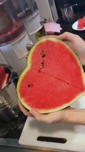 吃瓜就爱小西瓜,揭秘“吃瓜就爱小西瓜”的流行之谜