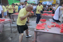 大爷吃瓜比赛,大爷吃瓜大赛，谁与争锋？